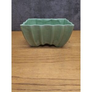 Vintage California Glazed Pottery Mid Century Planter Light Green CP 3806